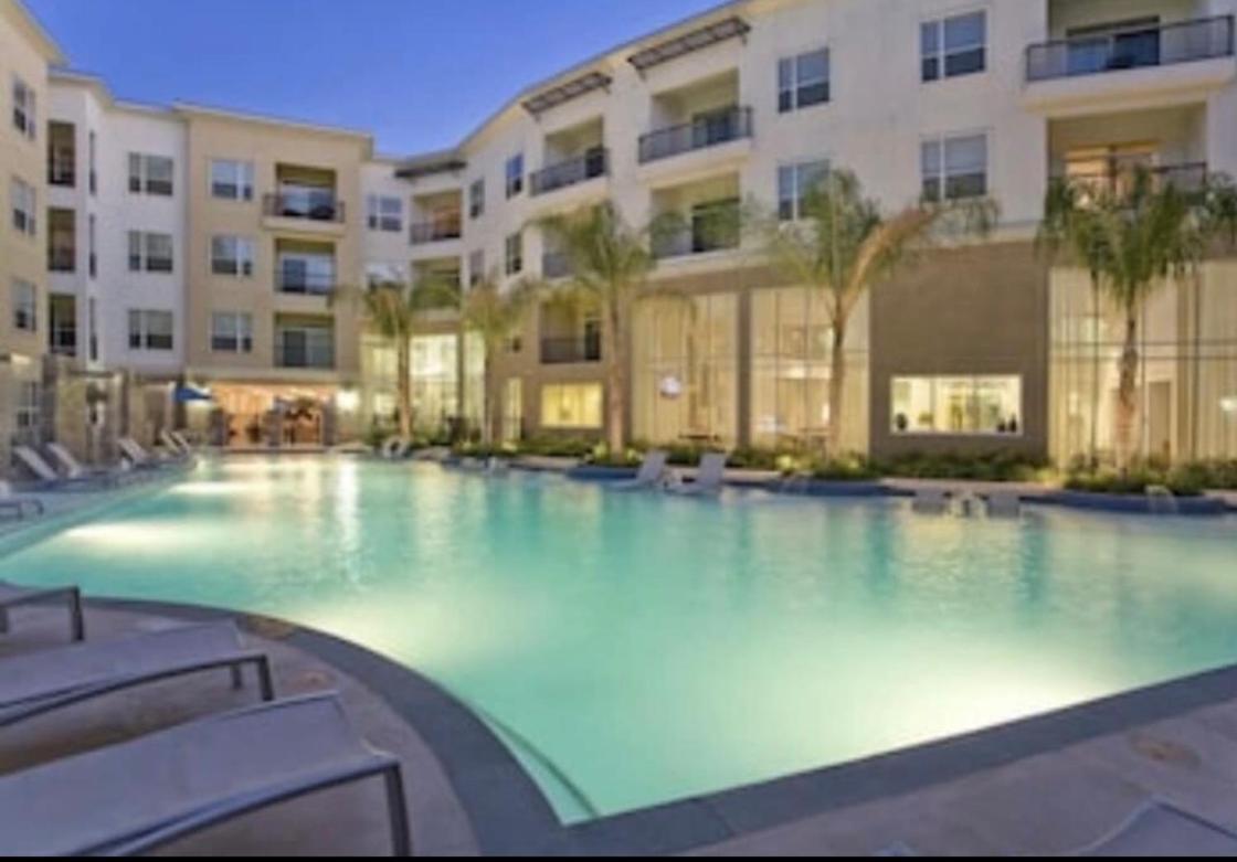 Luxury Corporate Apartment Rental ヒューストン エクステリア 写真
