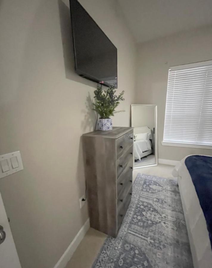 Luxury Corporate Apartment Rental ヒューストン エクステリア 写真