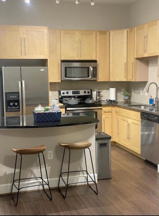 Luxury Corporate Apartment Rental ヒューストン エクステリア 写真